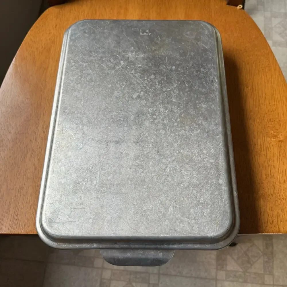 Vintage 9x13 Mirro Aluminum Cake Baking Lasagna Pan Snap On Lid Mid Century READ